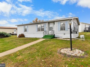 252 FAWN VALLEY COURT, NORTH WALES, PA 19454