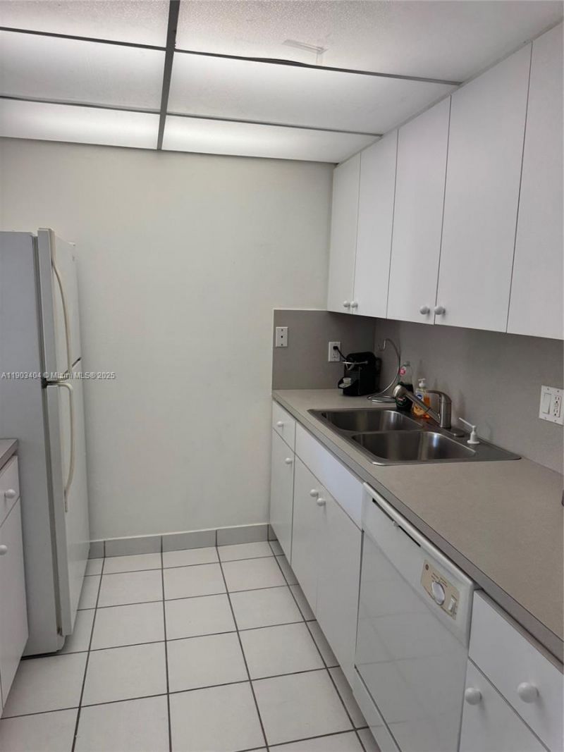 14401 N Kendall Dr, Unit 303N, Miami, FL 33186 Photo