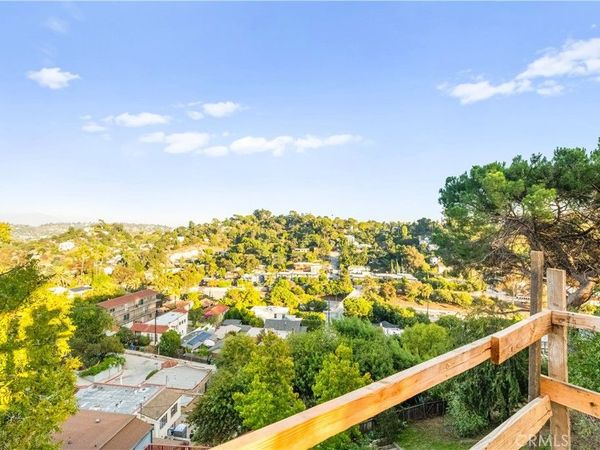 2252 Edendale, Silver Lake, CA 90039