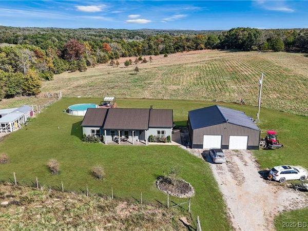 118 Uncle Dee Road, Brumley, MO 65017