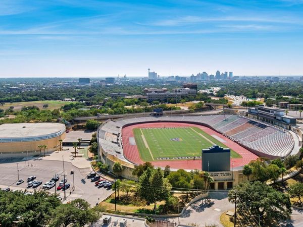 700 E Hildebrand, Unit 1401, San Antonio, TX 78212