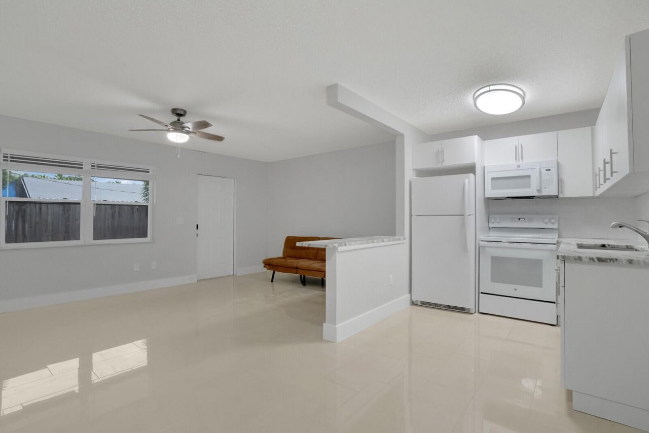 914 N Federal Highway, Unit 4, Lake Worth Beach, FL 33460 Photo