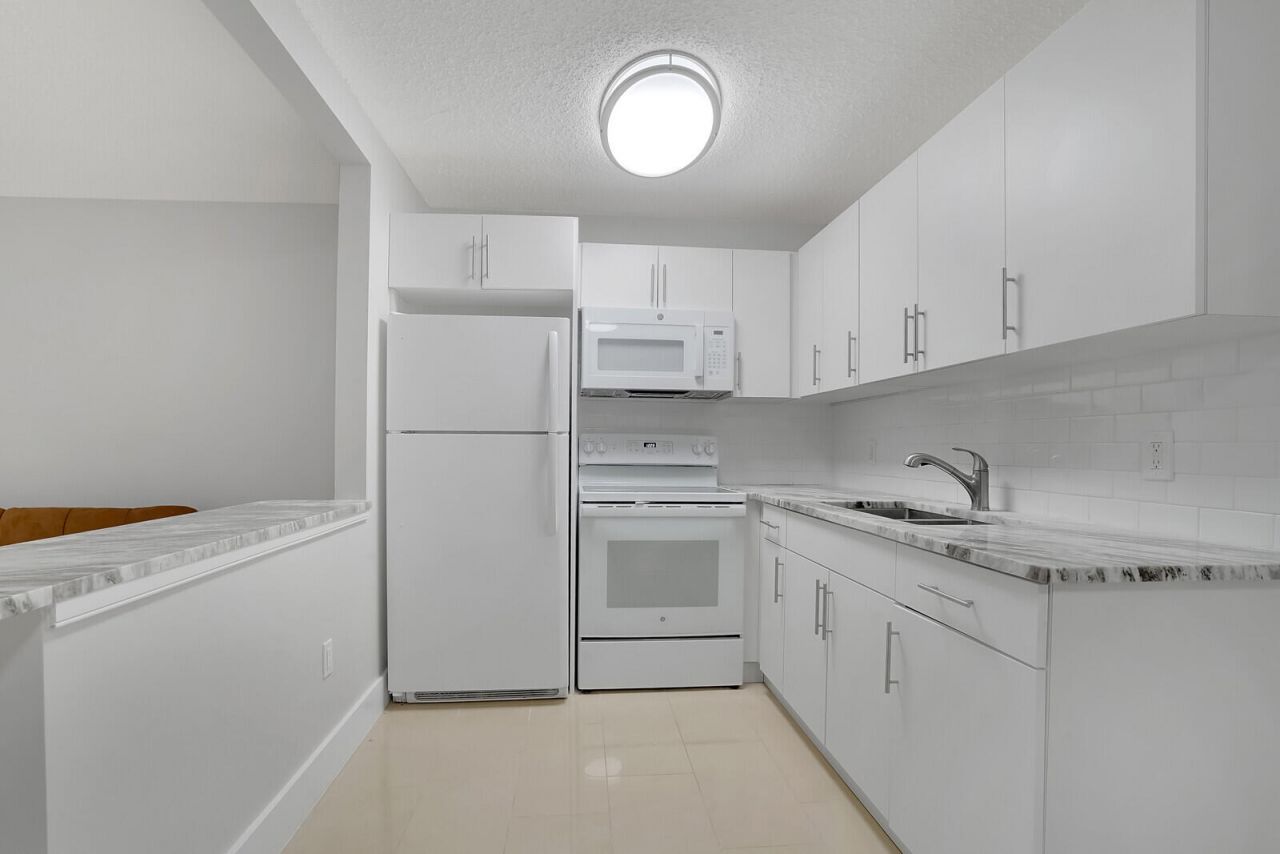 914 N Federal Highway, Unit 4, Lake Worth Beach, FL 33460 Photo