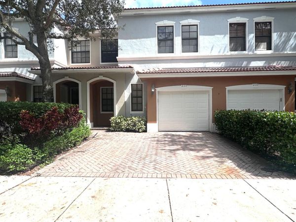 235 W Chrystie Circle, Delray Beach, FL 33484