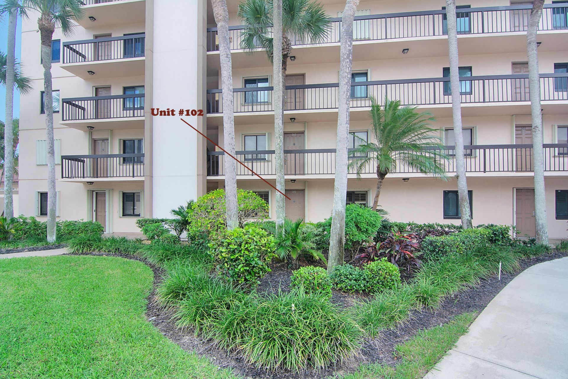 301 Ocean Bluffs Boulevard, Unit 102, Jupiter, FL 33477 Photo