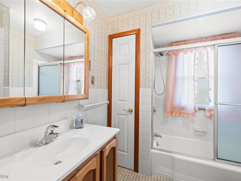 33 William Street, Bedford, OH 44146 Photo 16