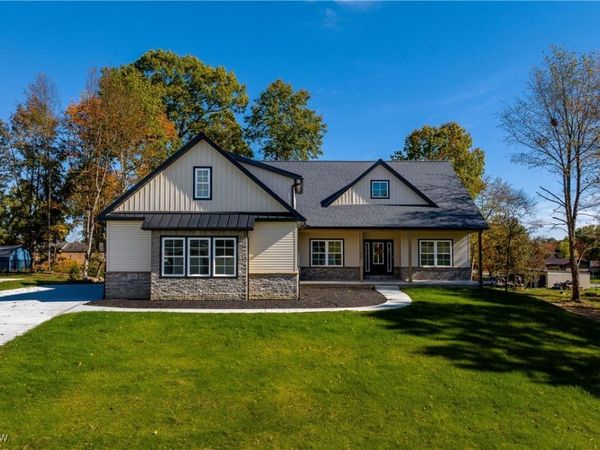539 E Lakewood Drive, Canal Fulton, OH 44614