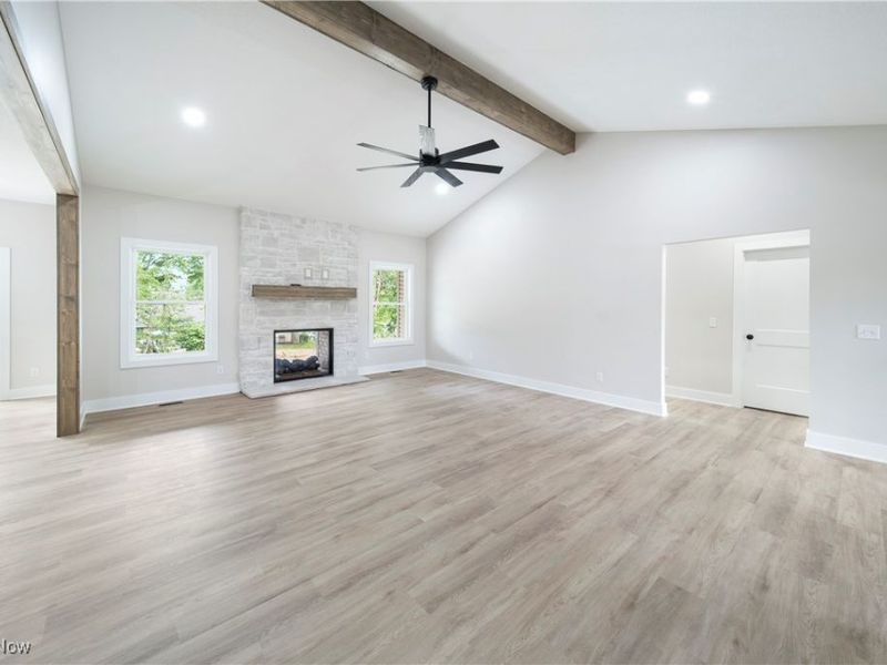 539 E Lakewood Drive, Canal Fulton, OH 44614 Photo 5