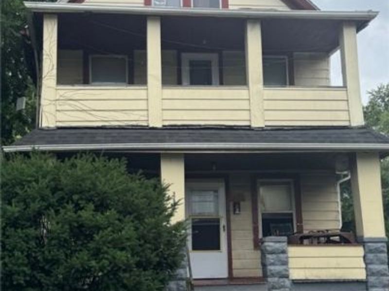 6920 Hosmer Avenue, Cleveland, OH 44105 Photo 2