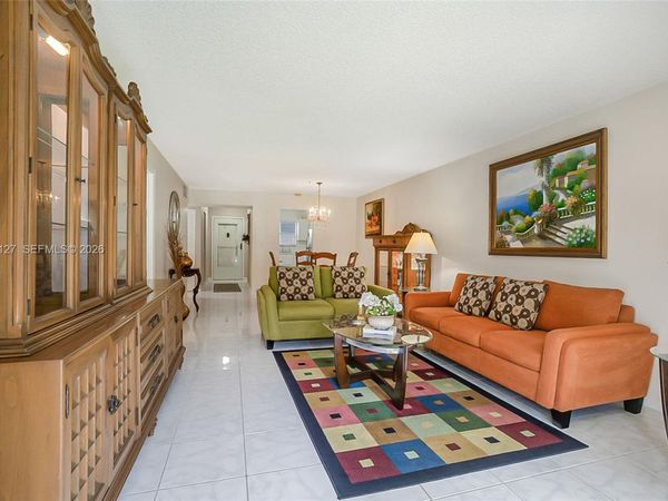 5900 NW 44th St, Unit 202, Lauderhill, FL 33319