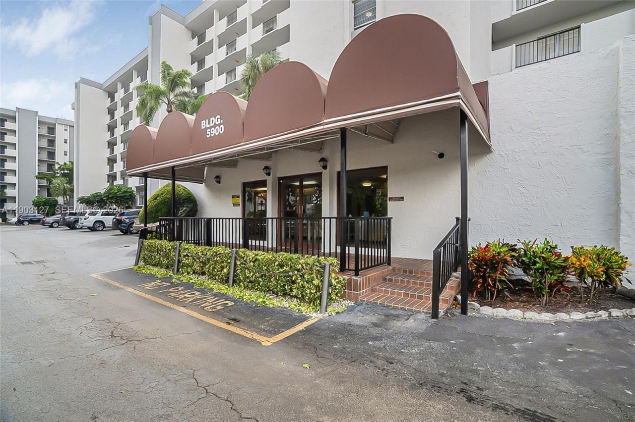 5900 NW 44th St, Unit 202, Lauderhill, FL 33319 Photo