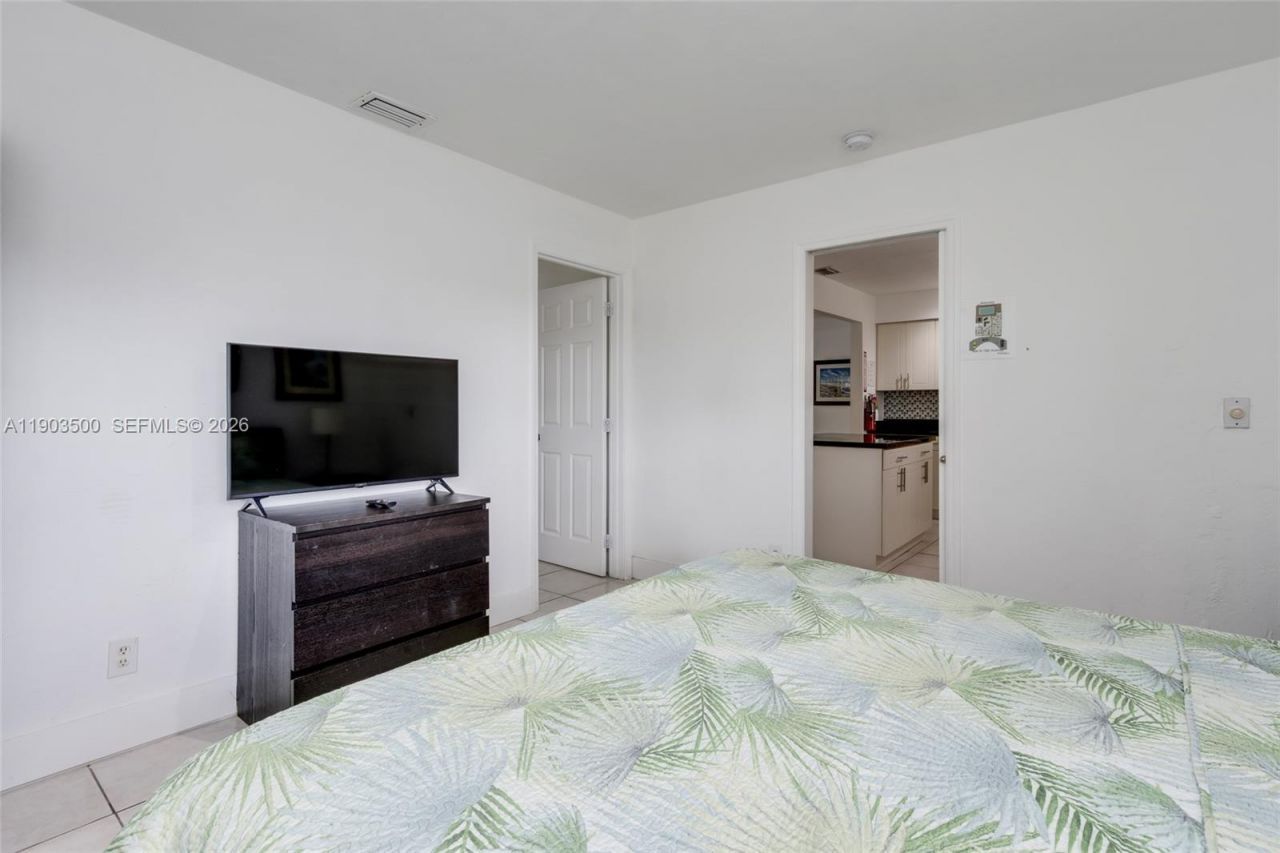 906 N 13th Ave, Hollywood, FL 33019 Photo