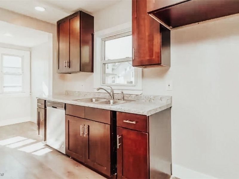 810 Mohawk Avenue, Akron, OH 44305 Photo 3