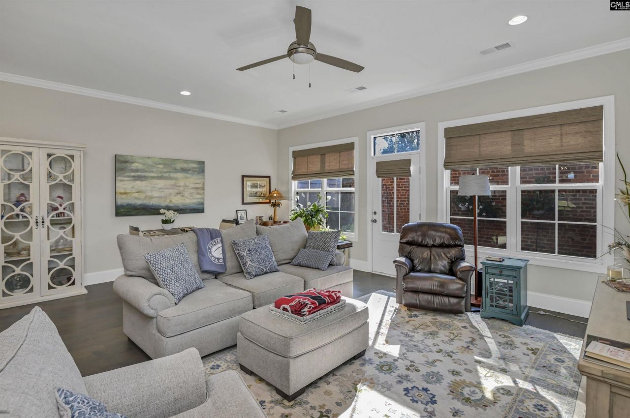 8 Townpark Circle Photo 8