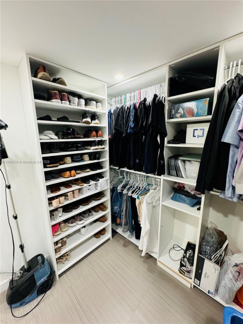 1555 W 44th Pl, Unit 214D, Hialeah, FL 33012 Photo