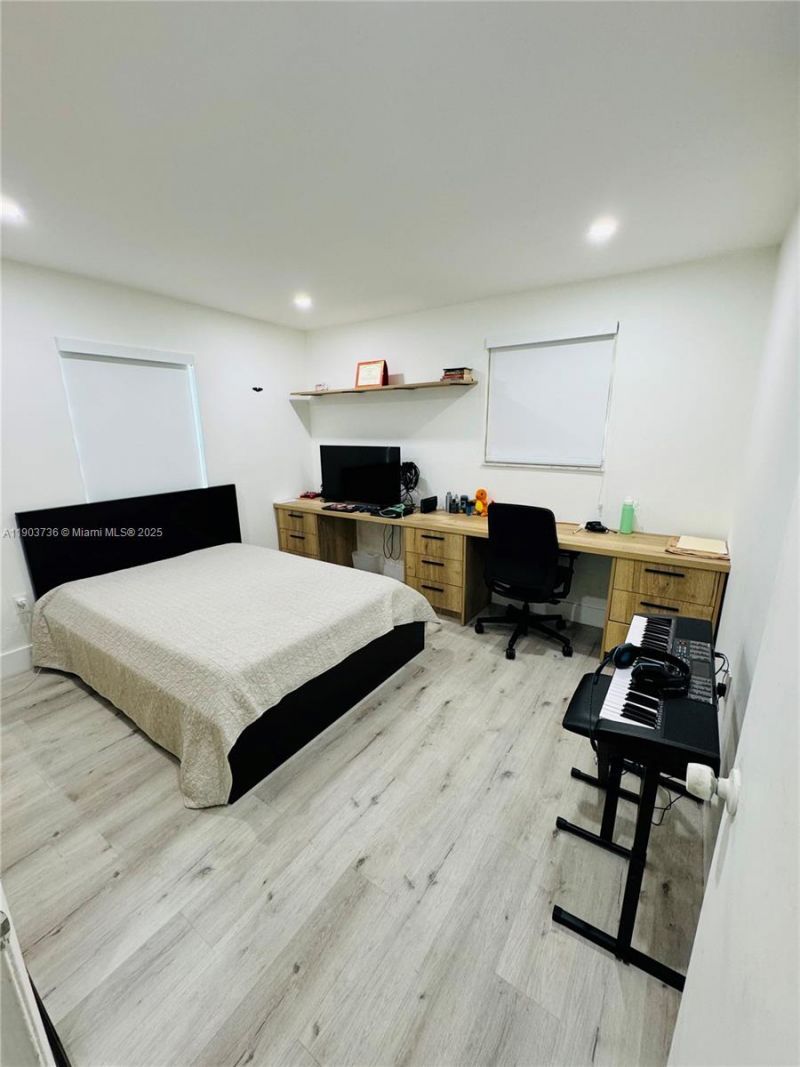 1555 W 44th Pl, Unit 214D, Hialeah, FL 33012 Photo