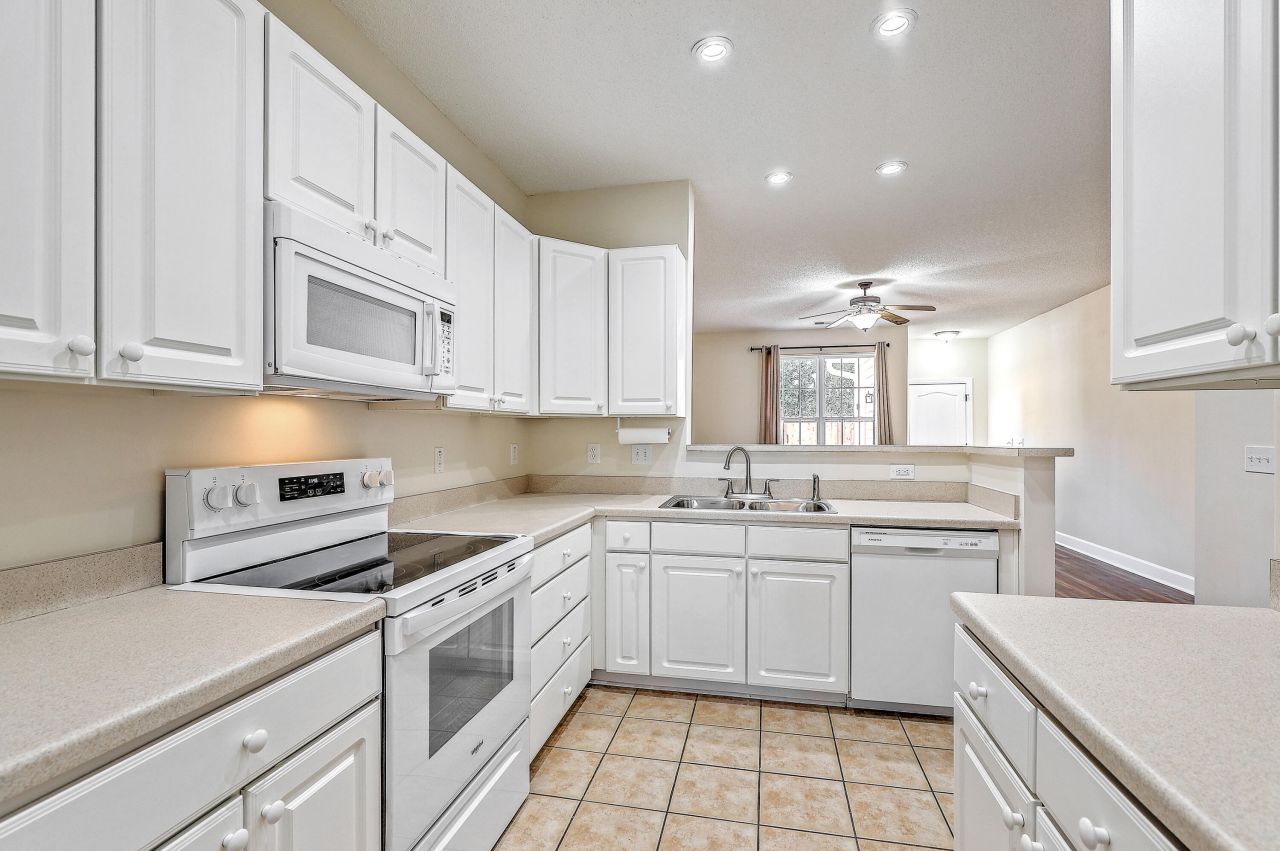 2984 Sugarberry Lane Photo 8