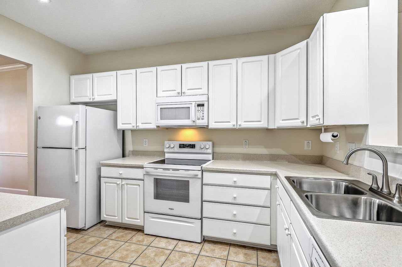 2984 Sugarberry Lane Photo 9