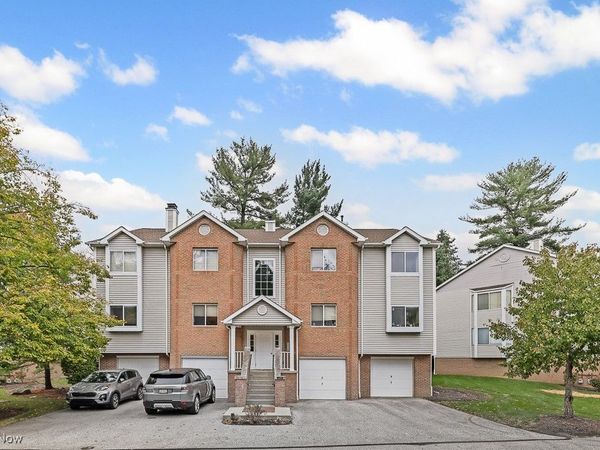 339 Village Pointe Drive, Unit 4, Akron, OH 44313