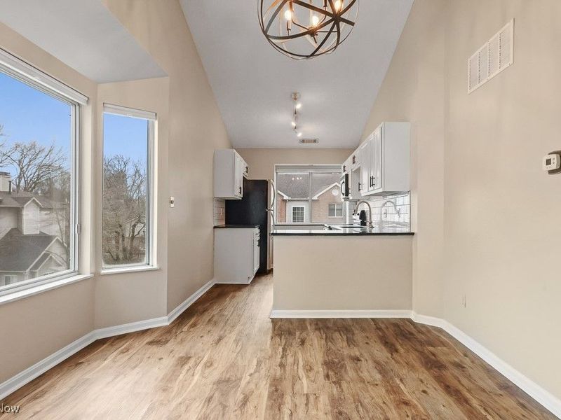 339 Village Pointe Drive, Unit 4, Akron, OH 44313 Photo 11