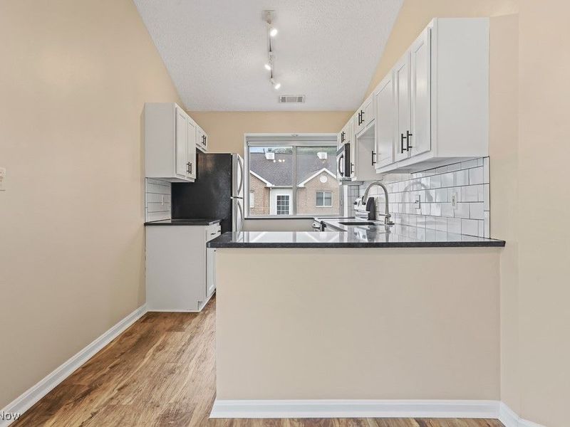 339 Village Pointe Drive, Unit 4, Akron, OH 44313 Photo 14