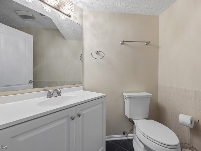 339 Village Pointe Drive, Unit 4, Akron, OH 44313 Photo 27