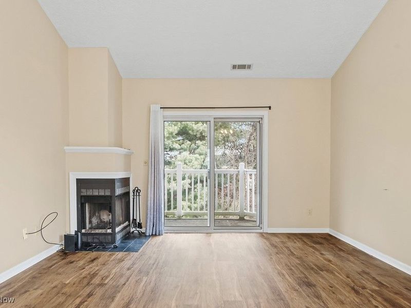 339 Village Pointe Drive, Unit 4, Akron, OH 44313 Photo 5