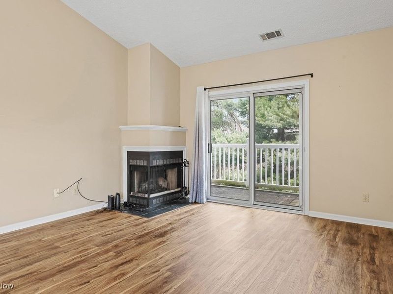 339 Village Pointe Drive, Unit 4, Akron, OH 44313 Photo 6