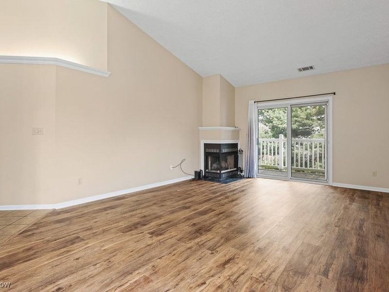 339 Village Pointe Drive, Unit 4, Akron, OH 44313 Photo 8