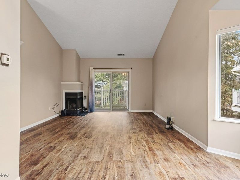 339 Village Pointe Drive, Unit 4, Akron, OH 44313 Photo 9