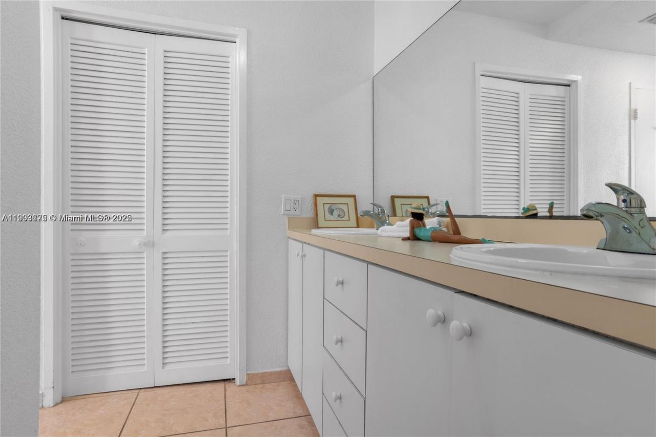 3505 S Ocean Dr, Unit 208, Hollywood, FL 33019 Photo