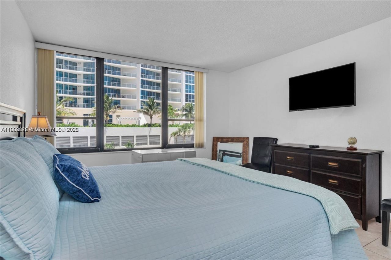 3505 S Ocean Dr, Unit 208, Hollywood, FL 33019 Photo