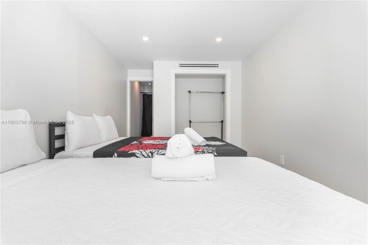 2360 SW 12th St, Miami, FL 33135 Photo