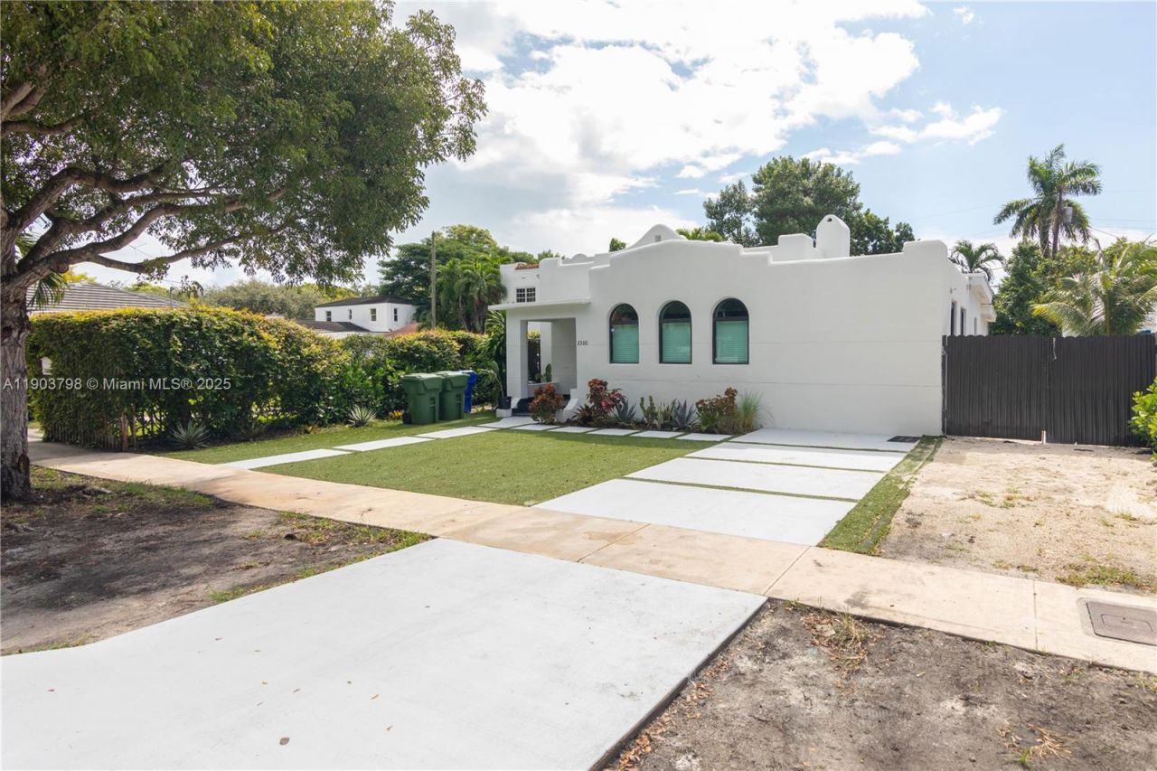 2360 SW 12th St, Miami, FL 33135 Photo