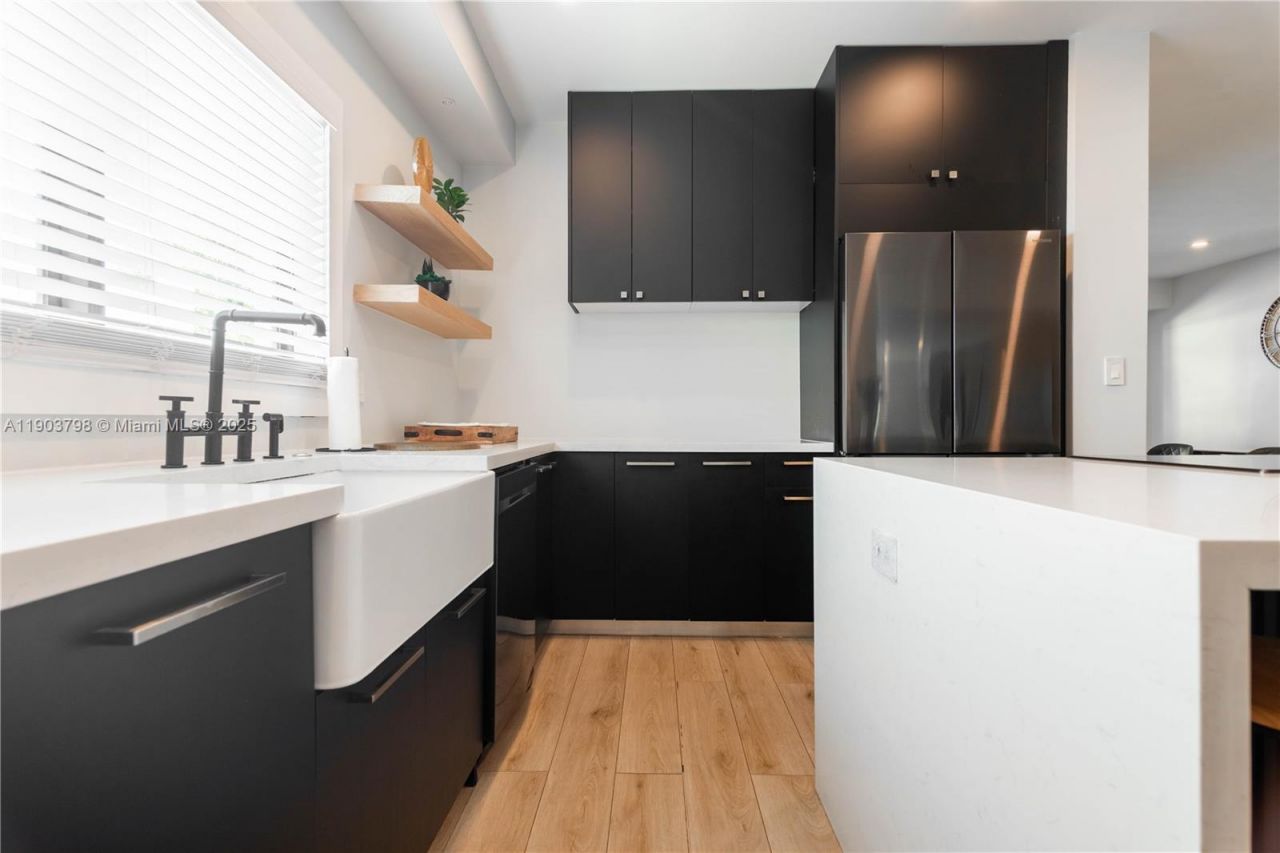 2360 SW 12th St, Miami, FL 33135 Photo