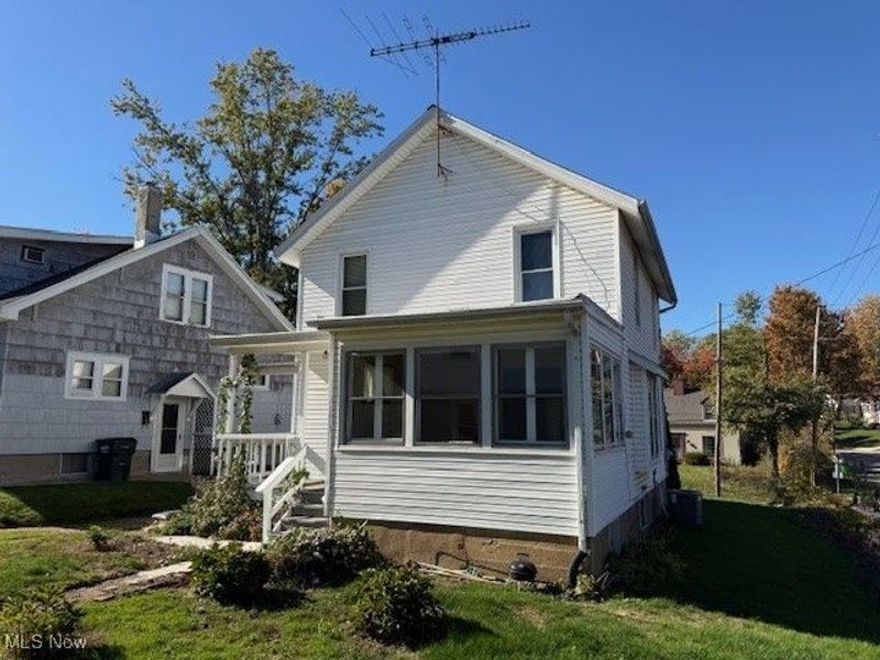 197 W State Street, Barberton, OH 44203 Photo 2