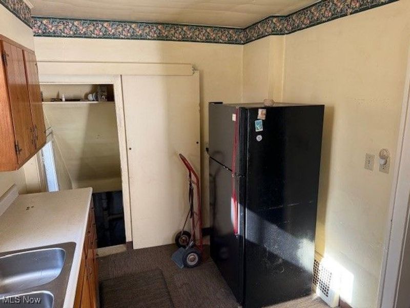 197 W State Street, Barberton, OH 44203 Photo 6