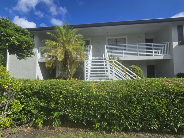 32 Southport Lane, Unit B, Boynton Beach, FL 33436