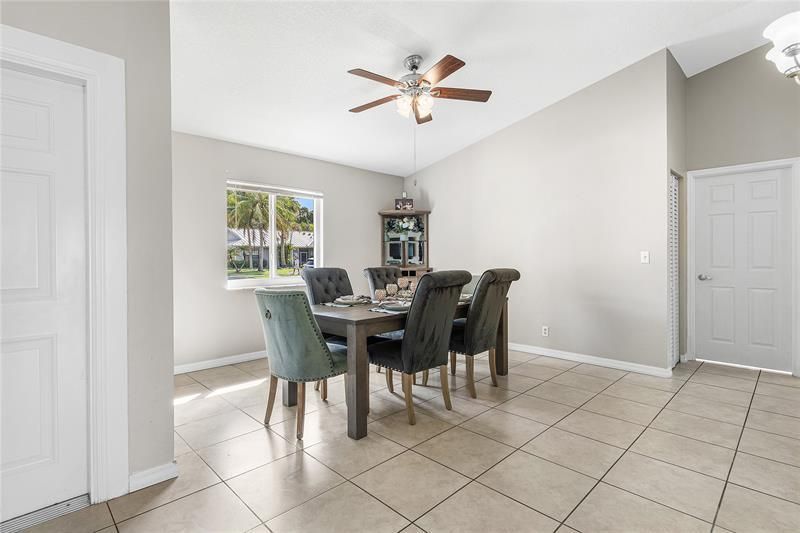 9661 Carousel Circle, Boca Raton, FL 33434 Photo