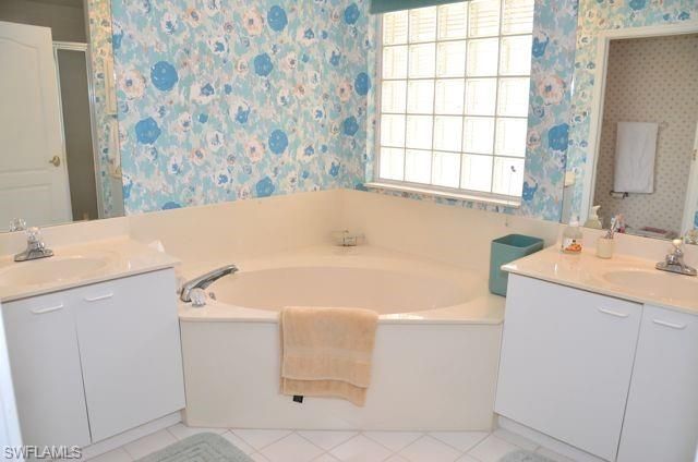 7040 Pelican Bay Blvd, Unit D404, Naples, FL 34108 Photo