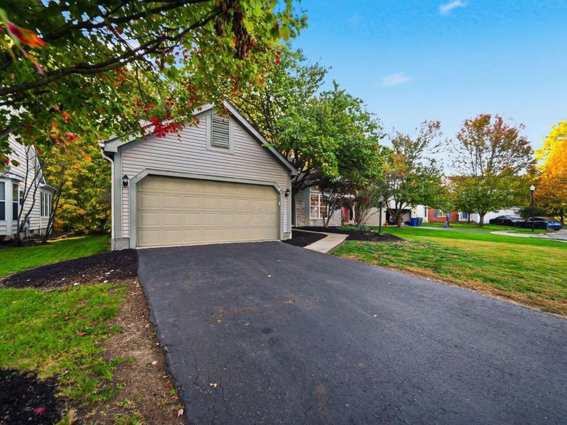 5406 Bullfinch Drive, Westerville, OH 43081 Photo 3