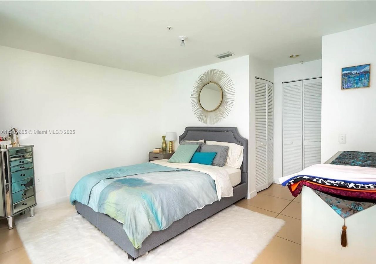 300 S Biscayne Blvd, Unit L-1208, Miami, FL 33131 Photo