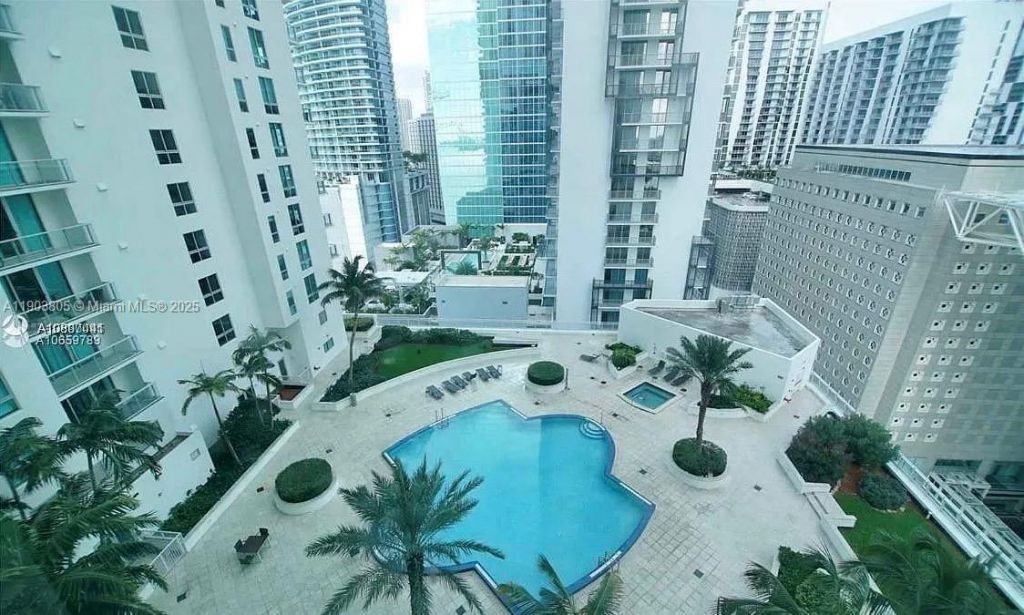 300 S Biscayne Blvd, Unit L-1208, Miami, FL 33131 Photo