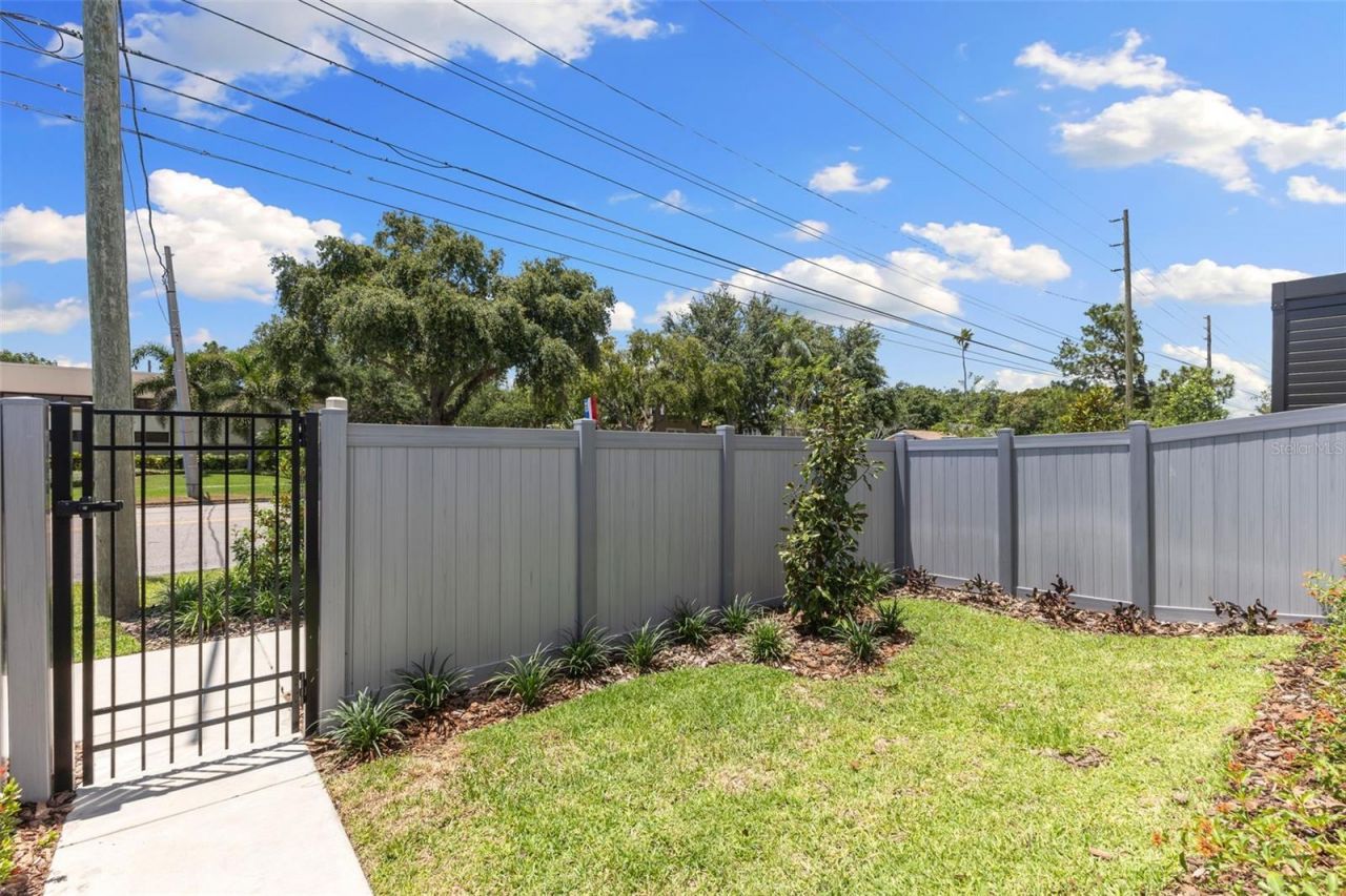 2205 16th Street N, Saint Petersburg, FL 33704 Photo