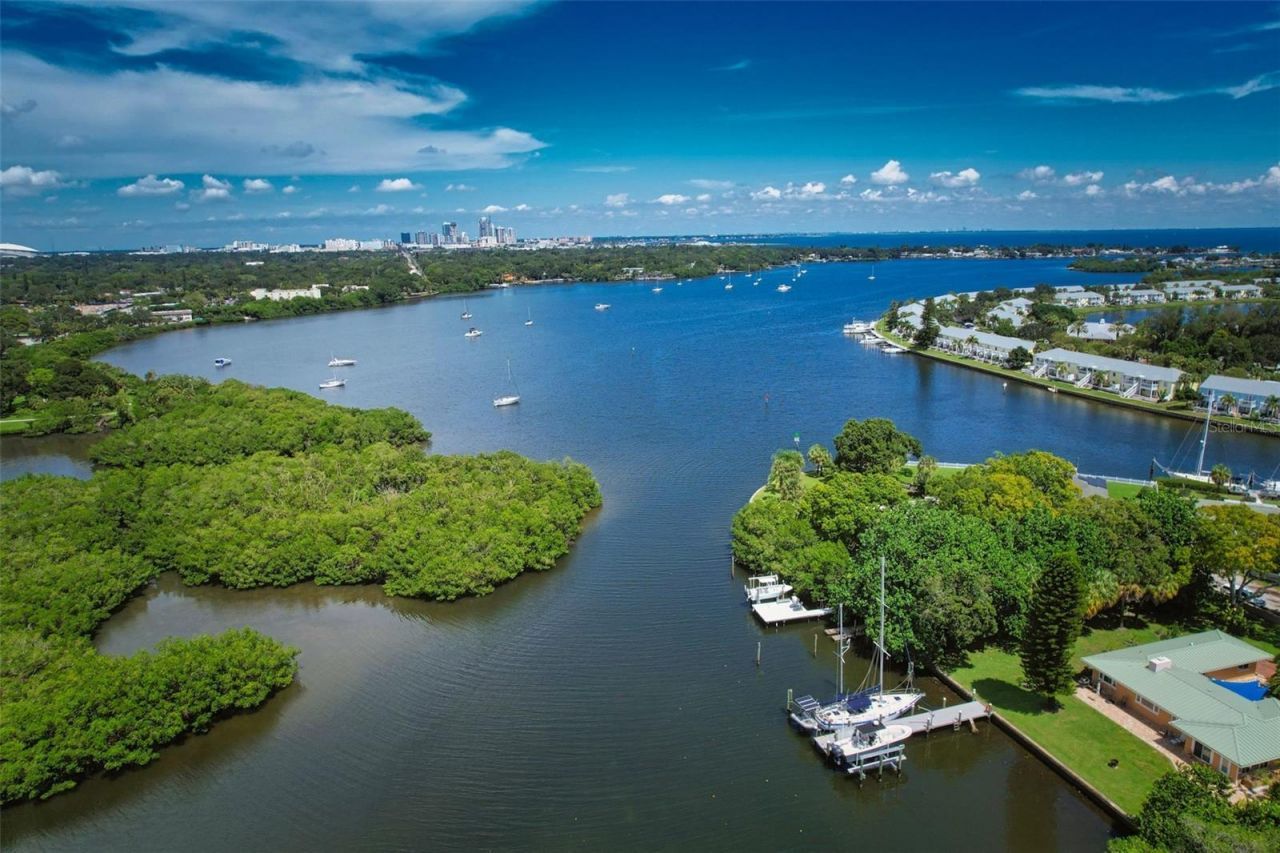 418 39th Avenue S, Saint Petersburg, FL 33705 Photo