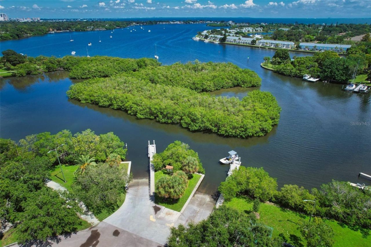 418 39th Avenue S, Saint Petersburg, FL 33705 Photo