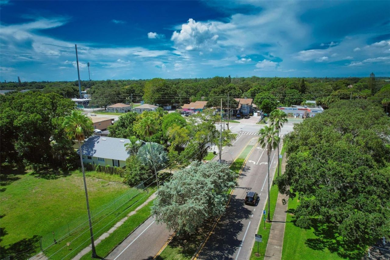 418 39th Avenue S, Saint Petersburg, FL 33705 Photo