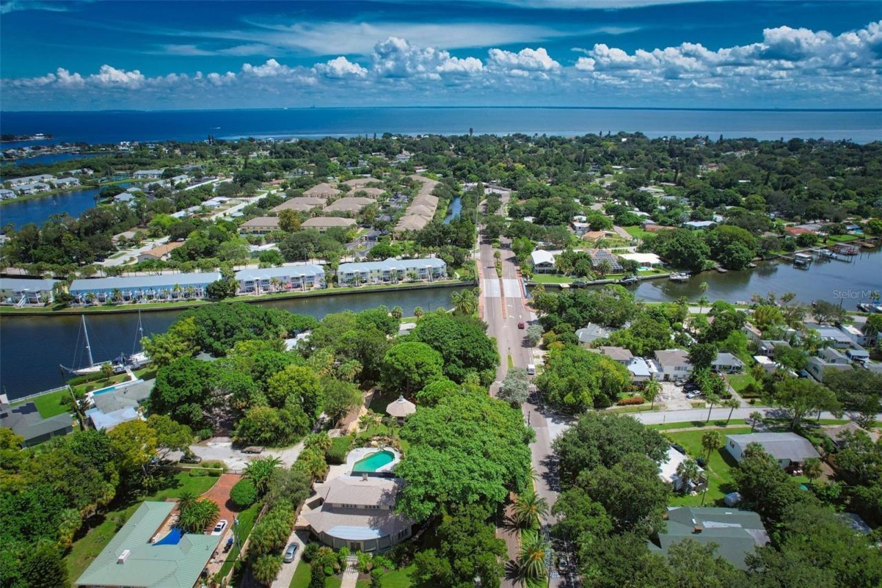 430 39th Avenue S, Saint Petersburg, FL 33705 Photo