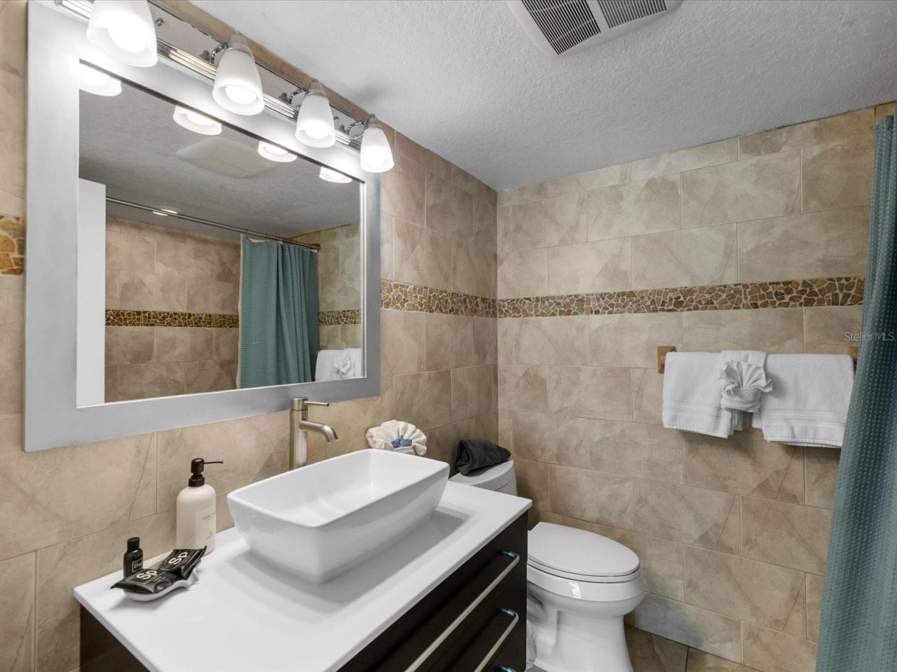 185 Brightwater Drive, Unit 5, Clearwater Beach, FL 33767 Photo