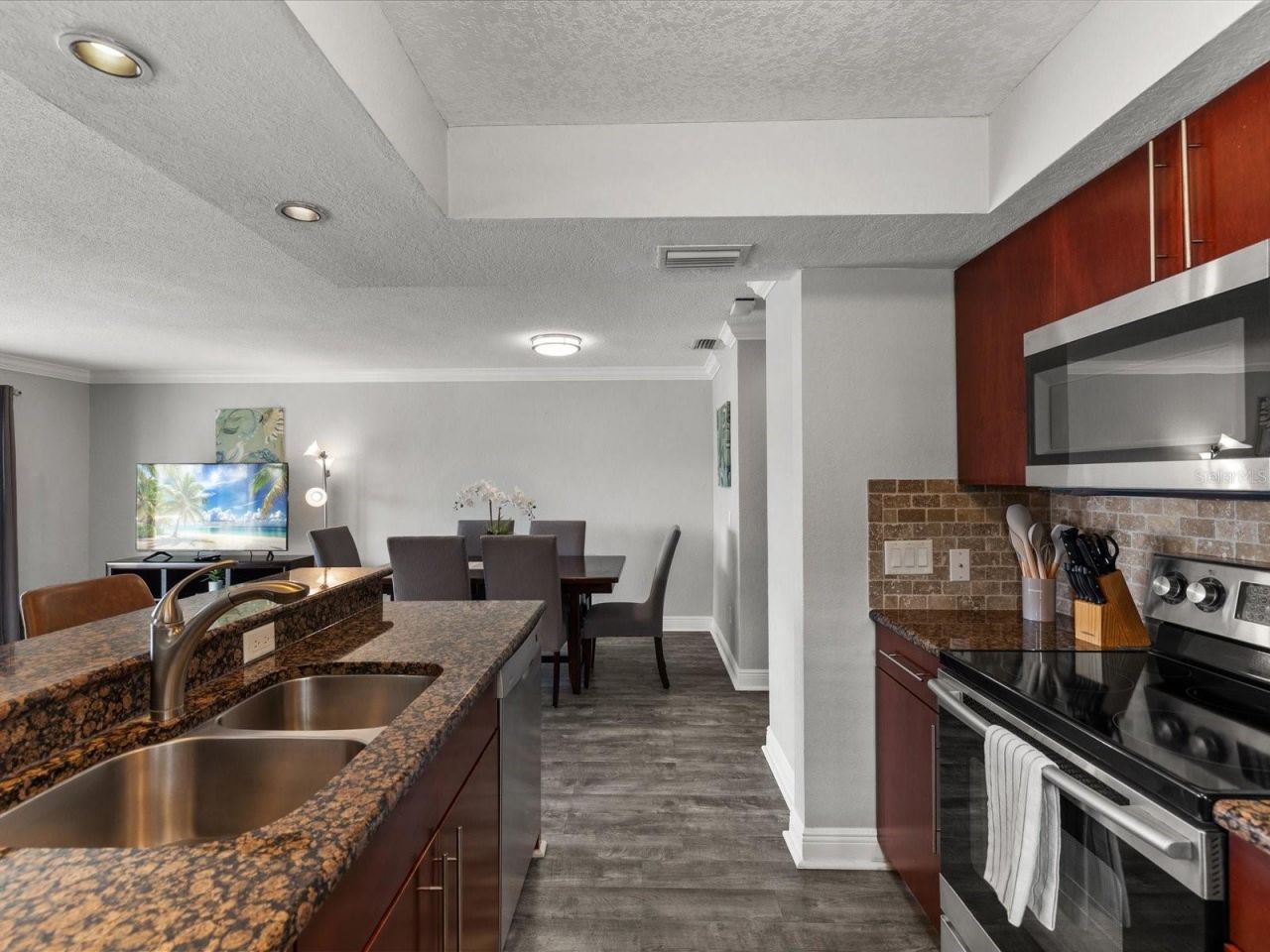 185 Brightwater Drive, Unit 5, Clearwater Beach, FL 33767 Photo